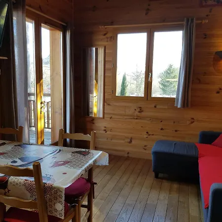 Les Mathieux La Cabane D'en Vakantiehuis Bongheat
